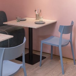 Sedia Amalfi  in polipropilene in vari colori per interno o esterno versatile